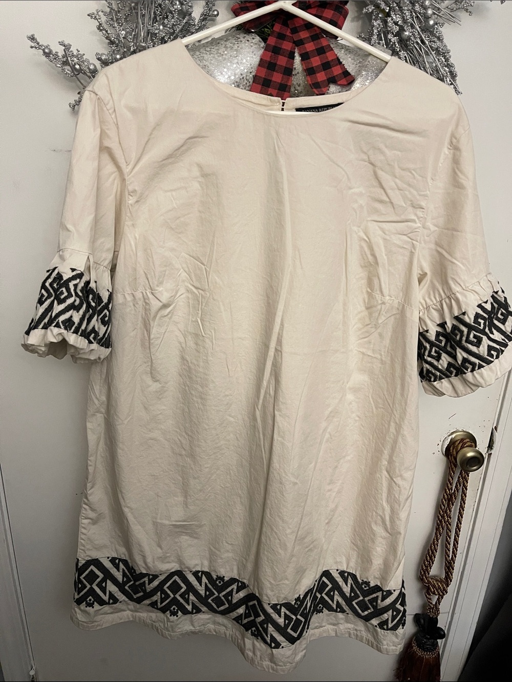 Banana Republic Cream Tunic with Black Geometric Trim